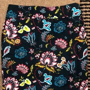 Ann Taylor Loft Forest Green Bold Floral Knee Length Pencil 2 Pockets Skirt